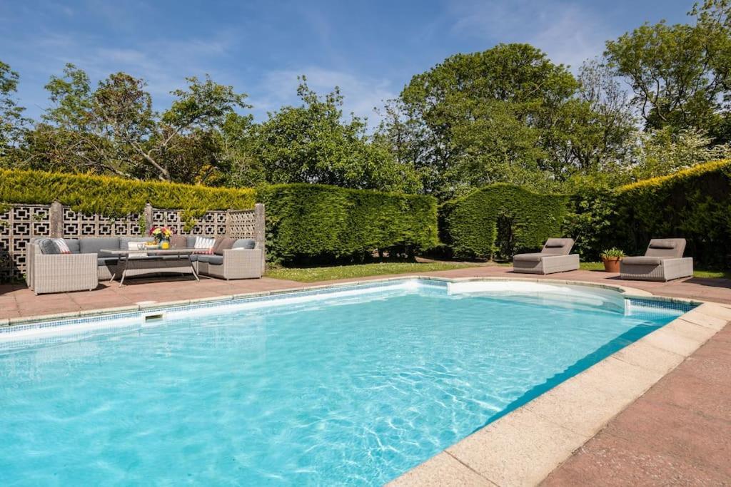 Rhiw Plas Newydd With Swimming Pool, Fire Pit, And Log Firesヴィラ エクステリア 写真